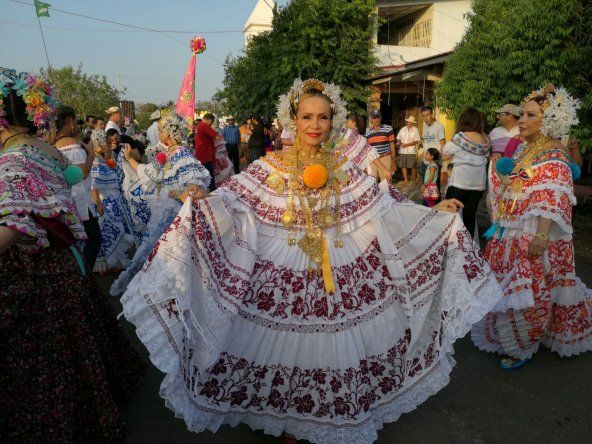 Recorrido de tunas en Santo Domingo de Las Tablas