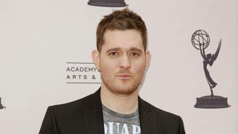 Michael Bublé usa autocue en los conciertos para recordar las letras de sus canciones