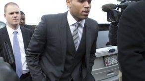 Chris Brown enviado a prisión en EEUU por violar libertad condicional