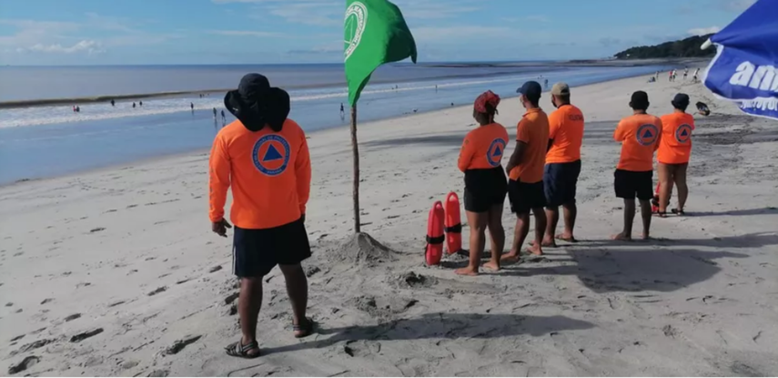 Sinaproc exhorta a seguir las recomendaciones de los guardavidas.