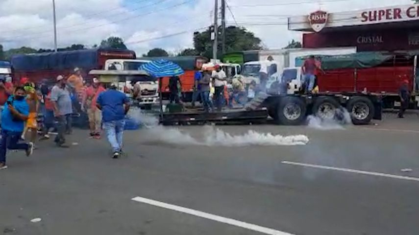 A las manifestación que realizan los transportistas de carga se unieron otros sectores.