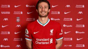 El Liverpool refuerza su retaguardia con Ben Davies y Ozan Kabak