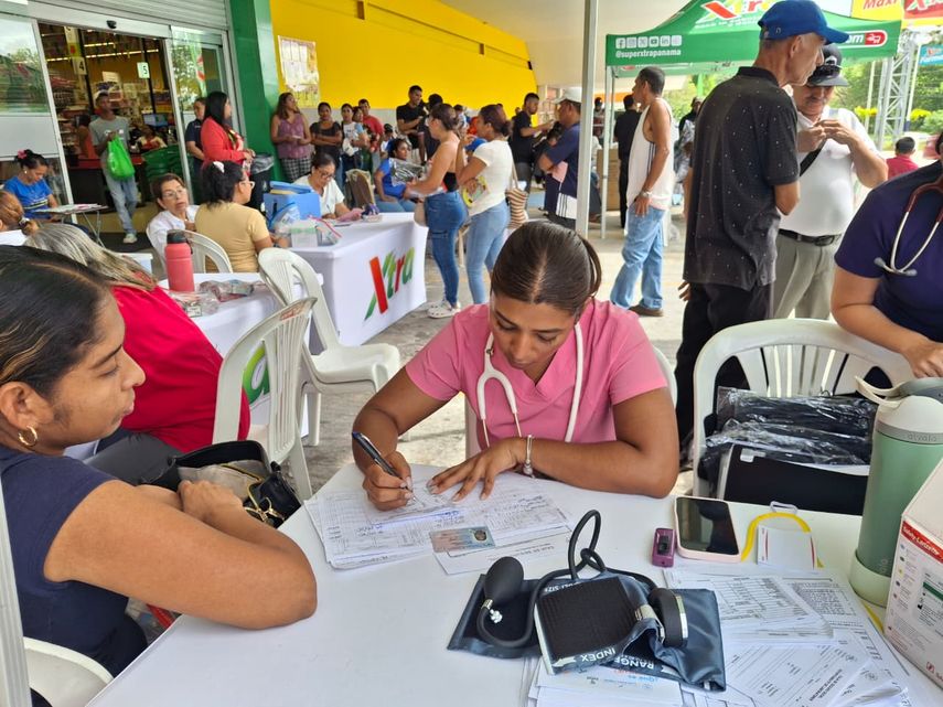 En 2025, Supermercados Xtra cerró un año récord al realizar 38 ferias de salud. En 2025, Supermercados Xtra cerró un año récord al realizar 38 ferias de salud.