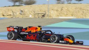 Verstappen domina la última sesión de pretemporada de F1 en Baréin
