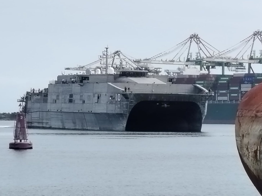 Buque de Comando Sur en Colón