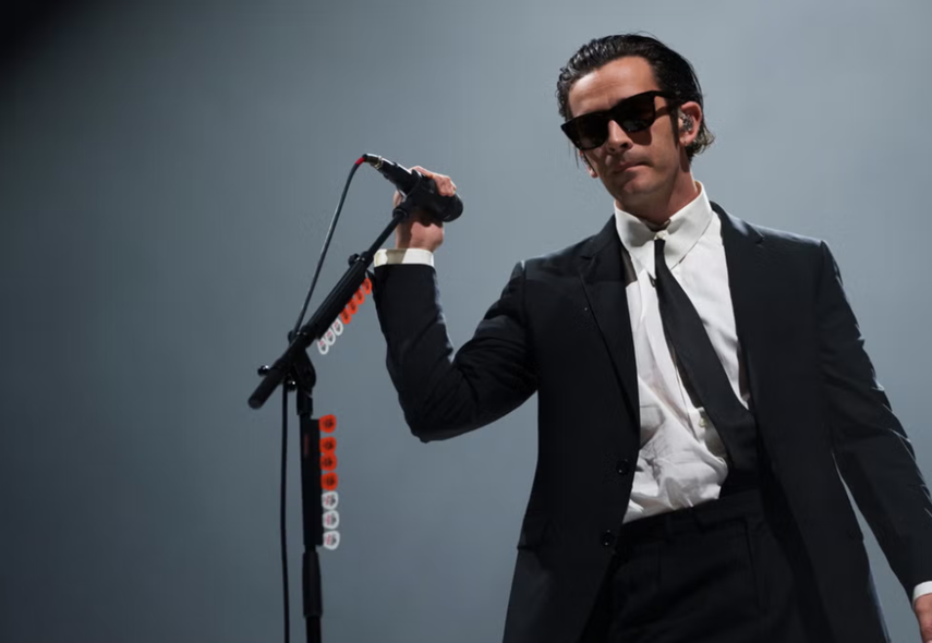 Malasia suspende festival tras beso homosexual del grupo británico The 1975