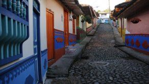 Colombia quiere convertir antiguas zonas de guerra en rutas turísticas