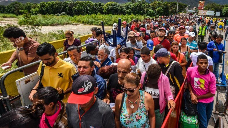 Al día 50.000 venezolanos llegan a Colombia para abastecerse por elecciones