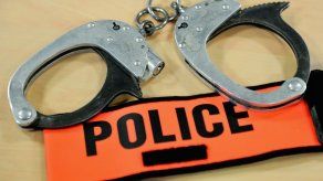 Niño de siete años es esposado y detenido tras atacar a una maestra en Miami