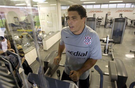 Director Técnico de Corinthians defiende a Ronaldo