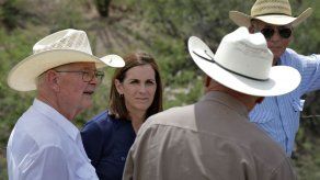 Deceso de McCain marca las primarias republicanas en Arizona