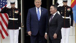 Trump recibe al presidente de Mongolia en la Casa Blanca