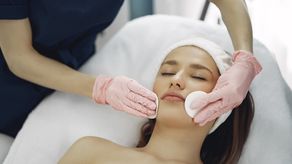 ¿Dónde aprender de higiene facial, maquillajes y cortes de cabello gratuitamente en Panamá?