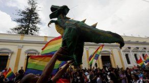 Un centenar de guatemaltecos pide respeto a la comunidad LGBTI