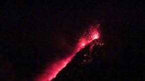 Harán evacuaciones preventivas por erupción de volcán de Fuego en Guatemala