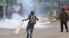 Incidentes y 5 detenidos en el paro general en P.Rico contra los recortes