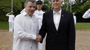 Pence se reúne con Santos en medio de tensión entre EEUU y Venezuela