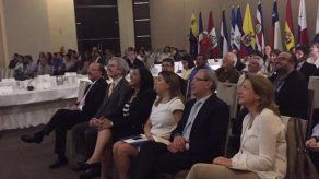 Programa “Prende y Aprende” dotará de tecnología a escuelas del país