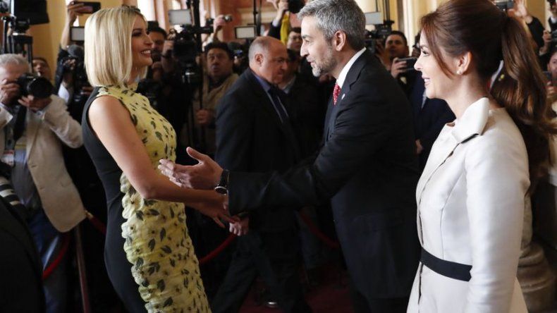 Artesanas paraguayas muestran sus obras a Ivanka Trump