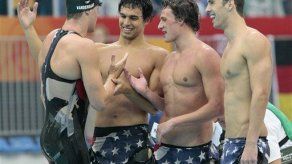 Phelps ya suma cinco oros y va por más