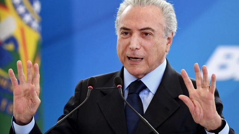Presidente brasileño lamenta ataque que dejó doce muertos y pide paz en 2017