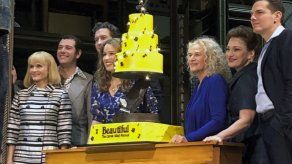 Carole King se presenta en musical en Broadway sobre su vida