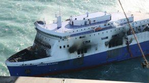 El estado del mar impide remolcar el Norman Atlantic hacia Italia