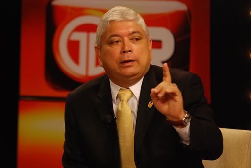Diputado González insiste en horario escalonado y pico y placa