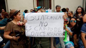 Estudiantes toman sede de universidad de Guatemala y rechazan pacto de asilo