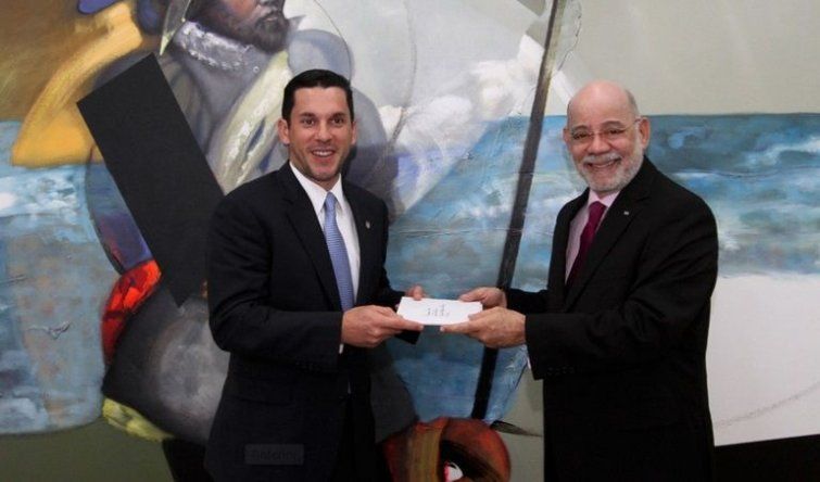 Embajadores de Venezuela y R.Dominicana entregan copia de credenciales