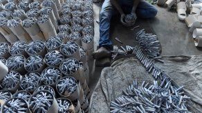 Decreto prohíbe a menores comprar o manipular bombitas