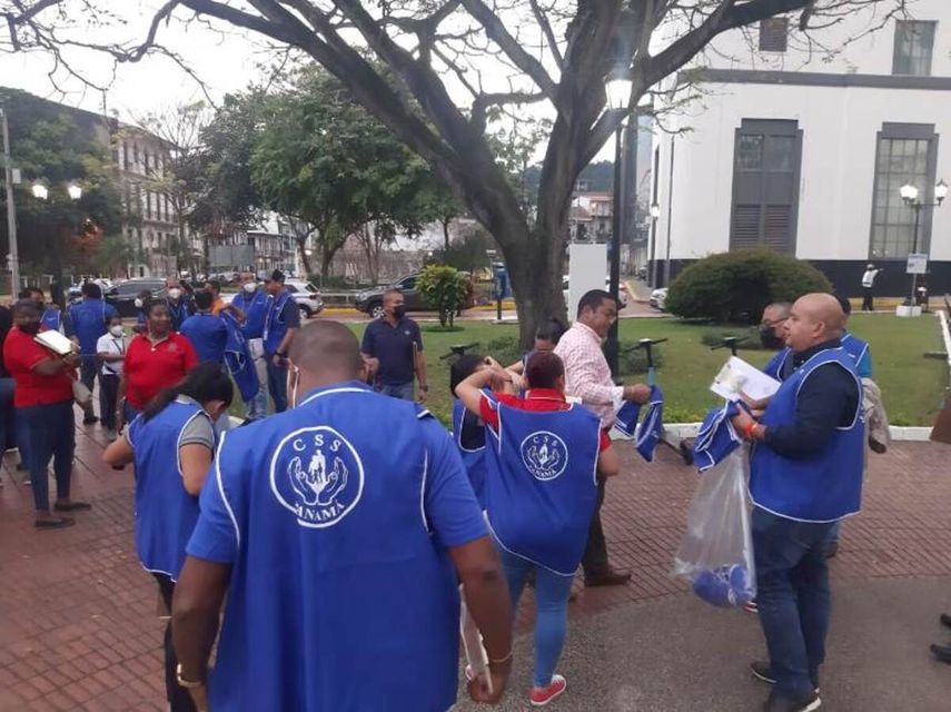 La CSS realiza operativos puerta a puerta para verificar el pago de las planillas.