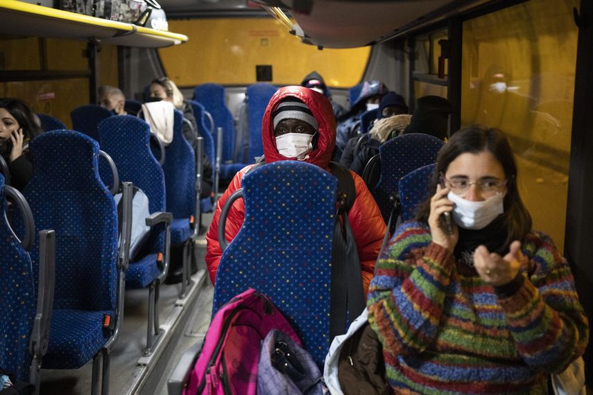 Los trabajadores humanitarios temen que los afganos más acostumbrados a las montañas y los peligros del invierno estén tomando rutas más peligrosas por la nieve que los migrantes de climas más cálidos.