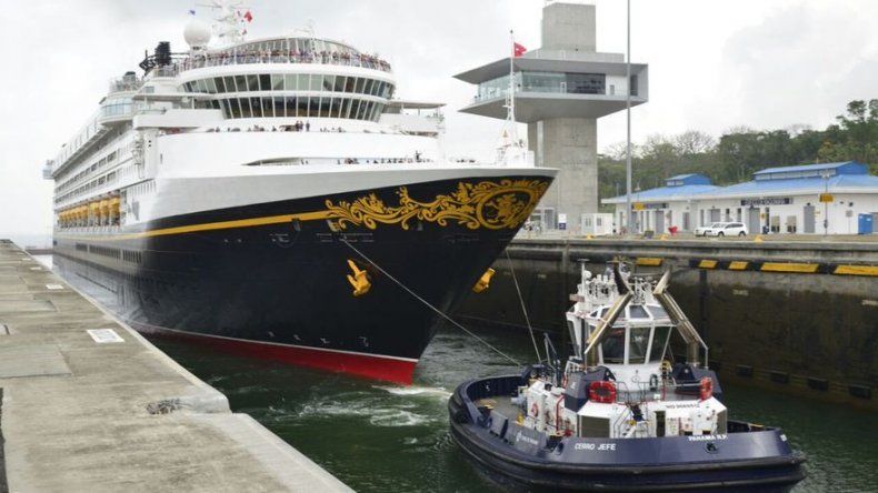 Crucero de Disney, primer buque de pasajeros en transitar por el Canal Ampliado