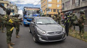 Los autos no podrán transitar los fines de semana en las noches