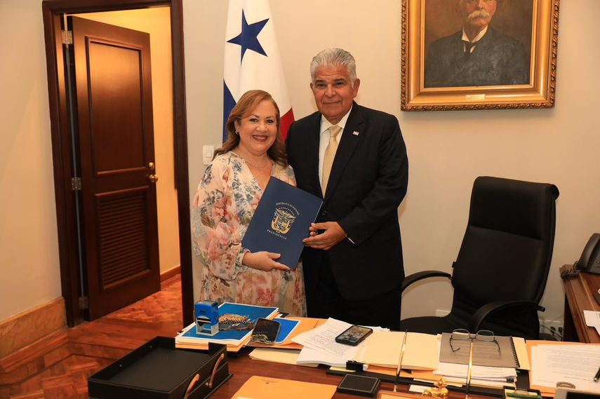 Presidente Mulino presenta su declaración jurada ante la ANTAI