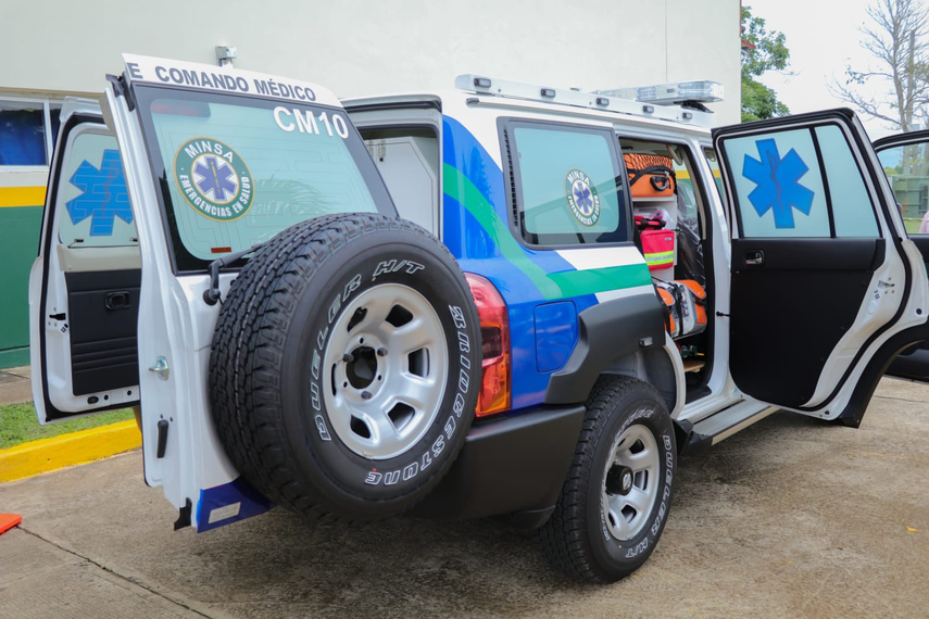 Gobierno de Japón dona vehículo de comando médico al MINSA.