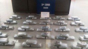 Decomisan 71 kilos de marihuana y 17 armas de fuego en Colón Decomisan 71 kilos de marihuana y 17 armas de fuego en Colón