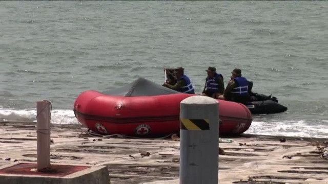 Continúa búsqueda de decenas de desaparecidos en naufragio de Filipinas