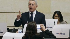 Uribe dice financiamiento extranjero a guerrilla no es exclusivo de Odebrecht