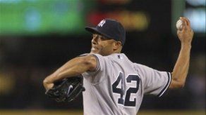 Mariano Rivera informa que lanzará en el 2013