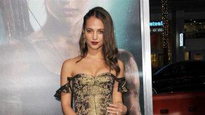 Alicia Vikander organiza fiestas sorpresa para sus amigos