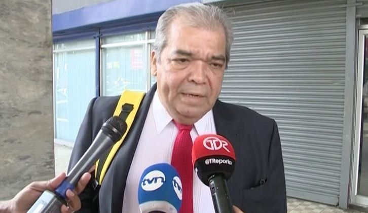 Abogados de empresarios Morales y Ruiz Obregón en diligencias por caso de mochilas