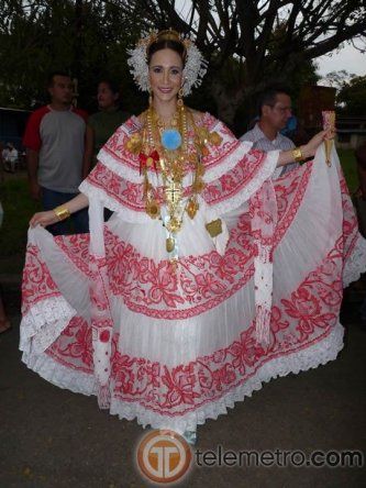 Desfile de las Mil Polleras