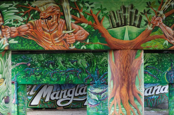 Artistas plasman en murales la historia étnica de Panamá