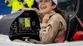 En su viaje la piloto debió esquivar los incendios forestales de California, sufrir el frío sobre Rusia y evitar por poco el espacio aéreo norcoreano.