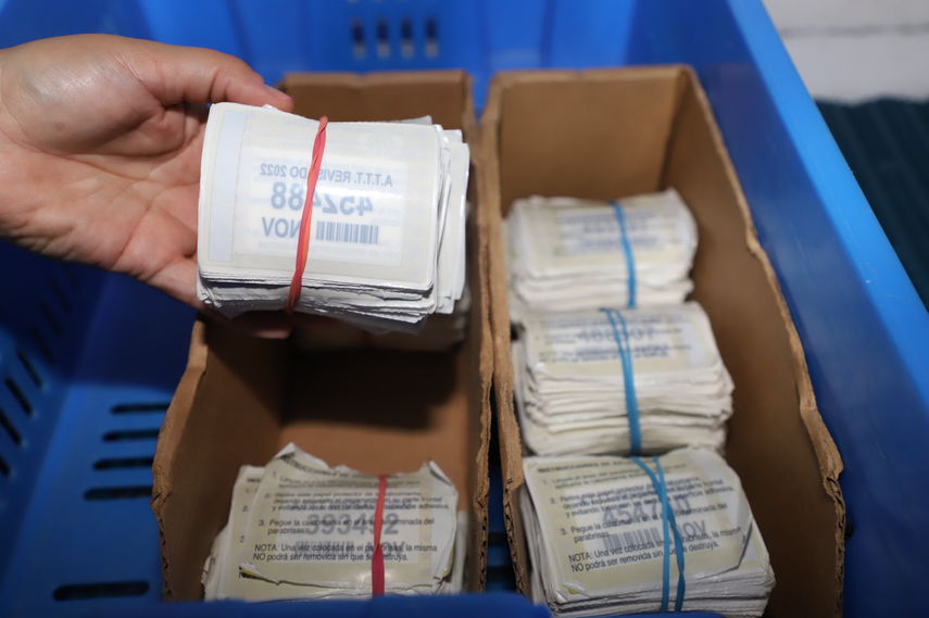 ¡Buena noticia! Las calcomanías de diciembre ya están disponibles ¡Buena noticia! Las calcomanías de diciembre ya están disponibles 