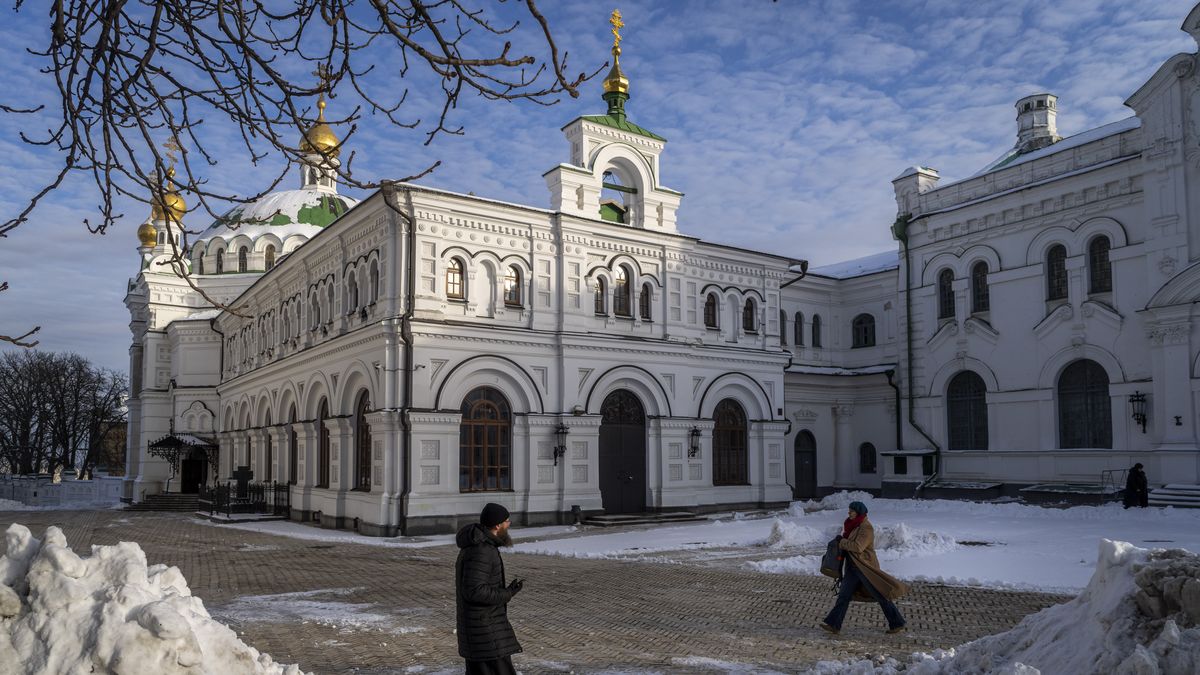 Ucrania toma la catedral de monasterio histórico en Kiev