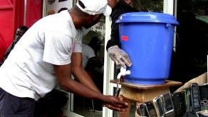 OMS: ébola podría propagarse sin control
