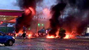 Tras los enfrentamientos en Veraguas los manifestantes procedieron a cerrar la vía Interamericana horas después.